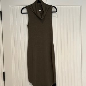 Leith sage green midi dress
